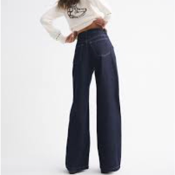 NWT Abercrombie & Fitch High Rise Wide Leg Trouser Jean in Rinse Wash - Picture 4 of 13